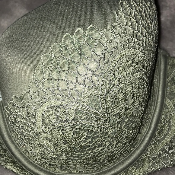 Victorias Secret Sea Green Never Worn Bra! - Picture 2 of 2